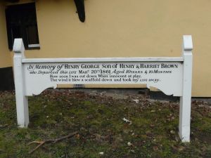 baldock_churchyard_monument200212_11