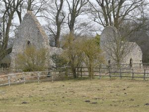 chesfield_church_ruin080413_6