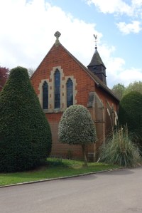 hoddesden_cemetery_chapel300415_3